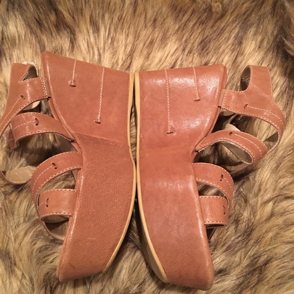 Stuart Weitzman Wedge Heel Sandal 8M - Picture 3 of 8